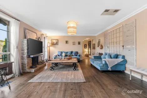 Property photo of 1 Cowper Rise Berwick VIC 3806