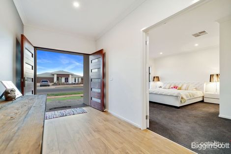 Property photo of 51 Wiltshire Boulevard Thornhill Park VIC 3335