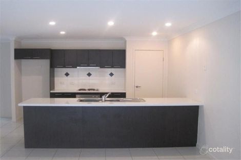 Property photo of 2/28 Cranberrie Crescent Pimpama QLD 4209