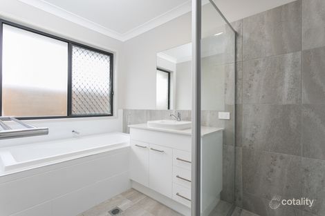 Property photo of 52 Winship Street Ormiston QLD 4160