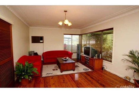 Property photo of 20 Cambridge Drive Garden Suburb NSW 2289