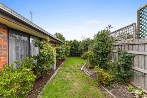 Property photo of 2/2 Rose Avenue Traralgon VIC 3844