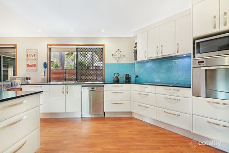 Property photo of 52 Bronzewing Close Elanora QLD 4221