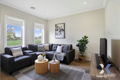 Property photo of 15 Ultimo Walk Taylors Hill VIC 3037