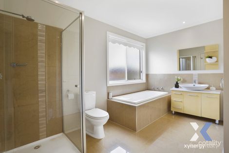 Property photo of 15 Ultimo Walk Taylors Hill VIC 3037