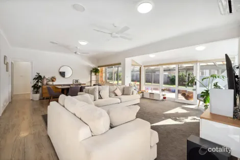 Property photo of 14 Russell Place Karabar NSW 2620