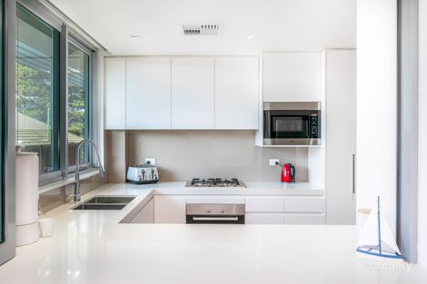 Property photo of 202/172-174 Russell Avenue Dolls Point NSW 2219