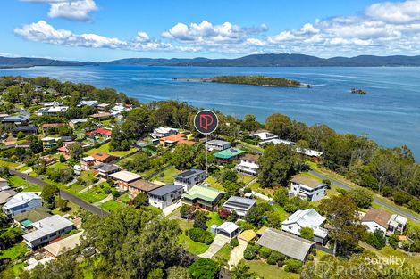 Property photo of 9 Seabreeze Parade Green Point NSW 2428