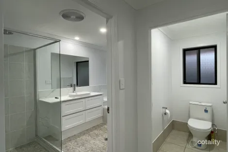 Property photo of 16 Kondalilla Parade Forest Lake QLD 4078