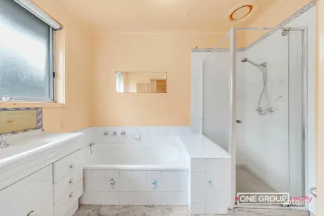 Property photo of 4 Karnak Crescent Coolaroo VIC 3048