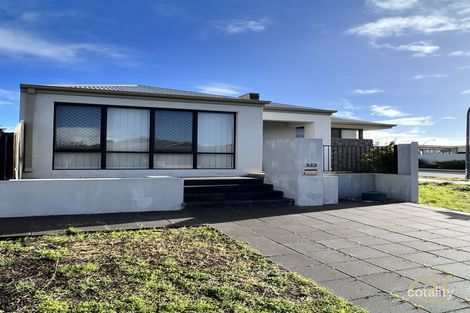 Property photo of 322 Peelwood Parade Halls Head WA 6210