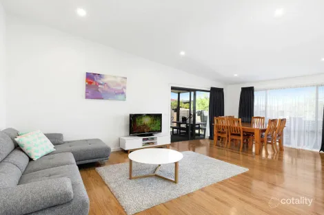 Property photo of 1 Bev Lawson Street Casey ACT 2913