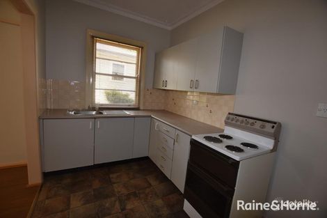 Property photo of 1/6 Cox Avenue Orange NSW 2800