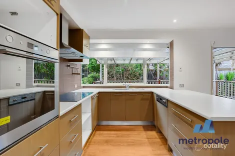 Property photo of 20 Broderick Road Carrum Downs VIC 3201