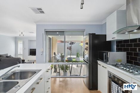 Property photo of 6 Kinder Street Aveley WA 6069