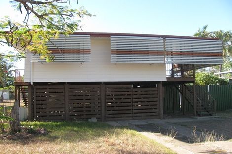 15 Brock Cres, Dysart, QLD 4745