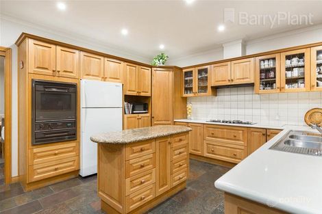 Property photo of 21 Rivergum Place Keysborough VIC 3173