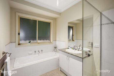 Property photo of 63 Larbert Road Mooroolbark VIC 3138