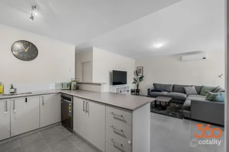 Property photo of 10/1 Tolj Loop Aveley WA 6069