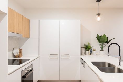 Property photo of 2/62 York Street Indooroopilly QLD 4068