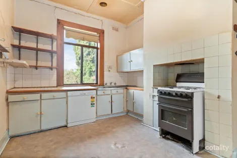 Property photo of 28 Cheddar Road Reservoir VIC 3073