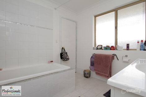 Property photo of 52 Forest Lakes Drive Thornlie WA 6108