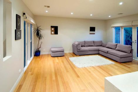 Property photo of 9 Clovelly Court Balwyn North VIC 3104