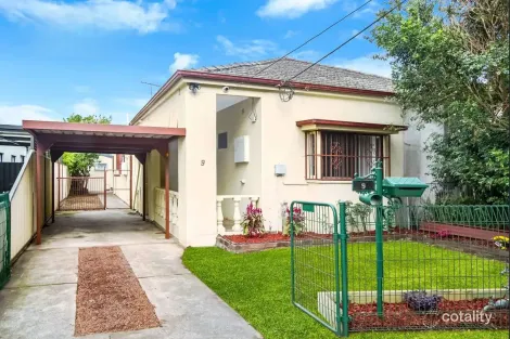 9 South Pde, Canterbury, NSW 2193
