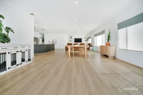 Property photo of 5 Varia Way Halls Head WA 6210