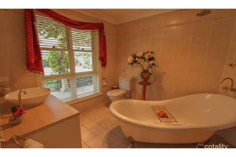 Property photo of 3 Gleneagles Close Robin Hill NSW 2795
