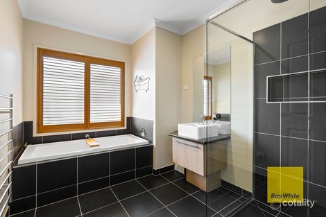 Property photo of 6 Spectacle Way Leopold VIC 3224