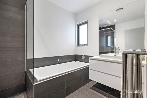 Property photo of 2/38 Anakie Road Bell Park VIC 3215