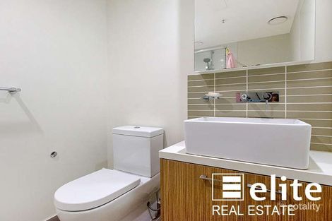 Property photo of 2402/5 Sutherland Street Melbourne VIC 3000