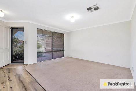 Property photo of 3 Walnut Way Meadow Springs WA 6210