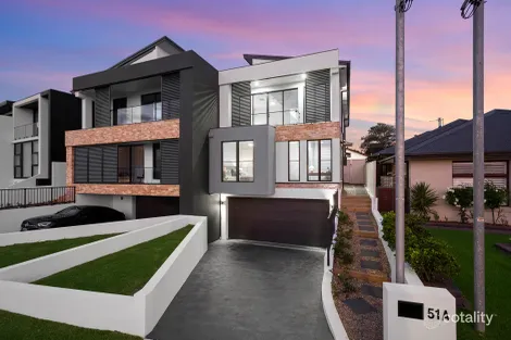 Property photo of 51A Lasseter Avenue Chifley NSW 2036