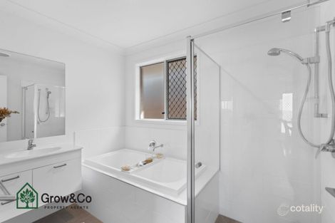 Property photo of 14 Sapphire Street Park Ridge QLD 4125