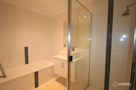 Property photo of 1/73 Lakeside Drive Emerald QLD 4720