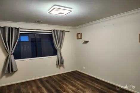 Property photo of 12 Galenia Street Wollert VIC 3750