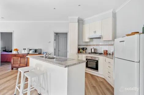 Property photo of 2 Exell Mews Berwick VIC 3806