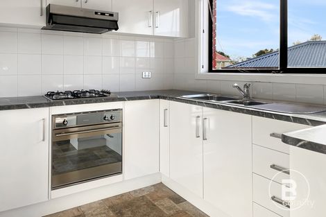 Property photo of 2/6A Kneebone Street Eaglehawk VIC 3556