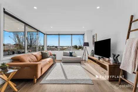 Property photo of 12 Aramon Way Berwick VIC 3806