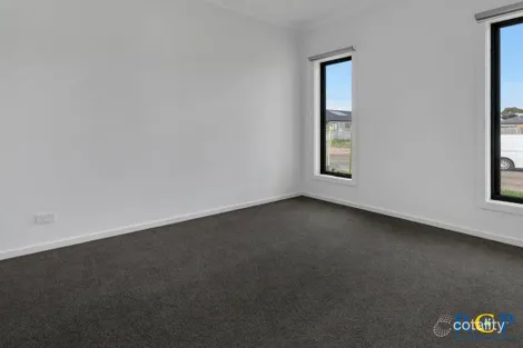 Property photo of 54 Cinnamara Circuit Tarneit VIC 3029