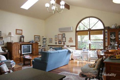 Property photo of 4 Leslie Street Winmalee NSW 2777