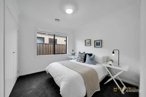 Property photo of 4 Akroydon Street Werribee VIC 3030