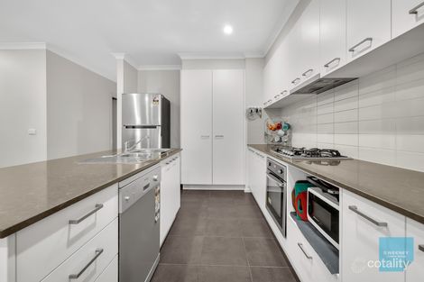 Property photo of 17/8 The Crossing Caroline Springs VIC 3023