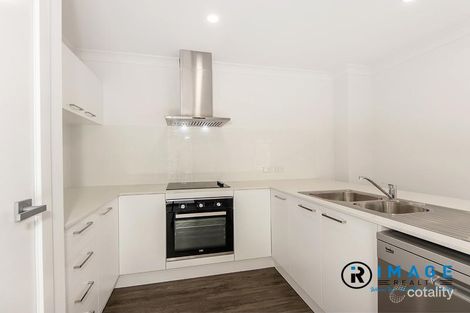 Property photo of 9 Irvine Place Hillcrest QLD 4118