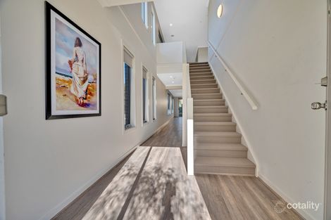 Property photo of 50 Cascade Terrace Craigieburn VIC 3064