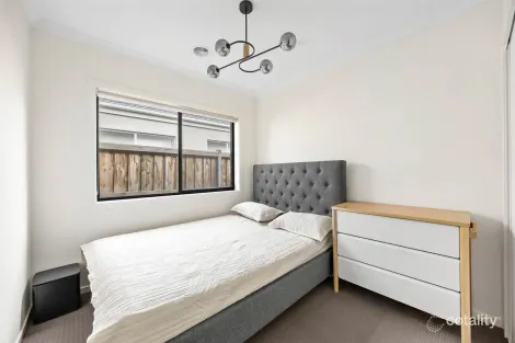 Property photo of 16 Cellar Circuit Sunbury VIC 3429