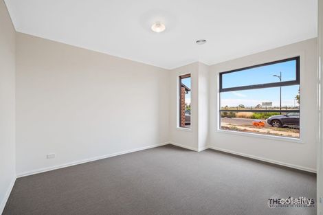 Property photo of 56 Jester Drive Cobblebank VIC 3338