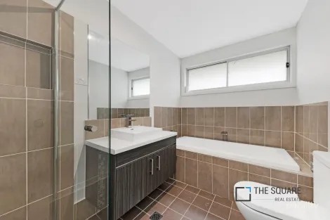 Property photo of 35 Empire Circuit Penrith NSW 2750